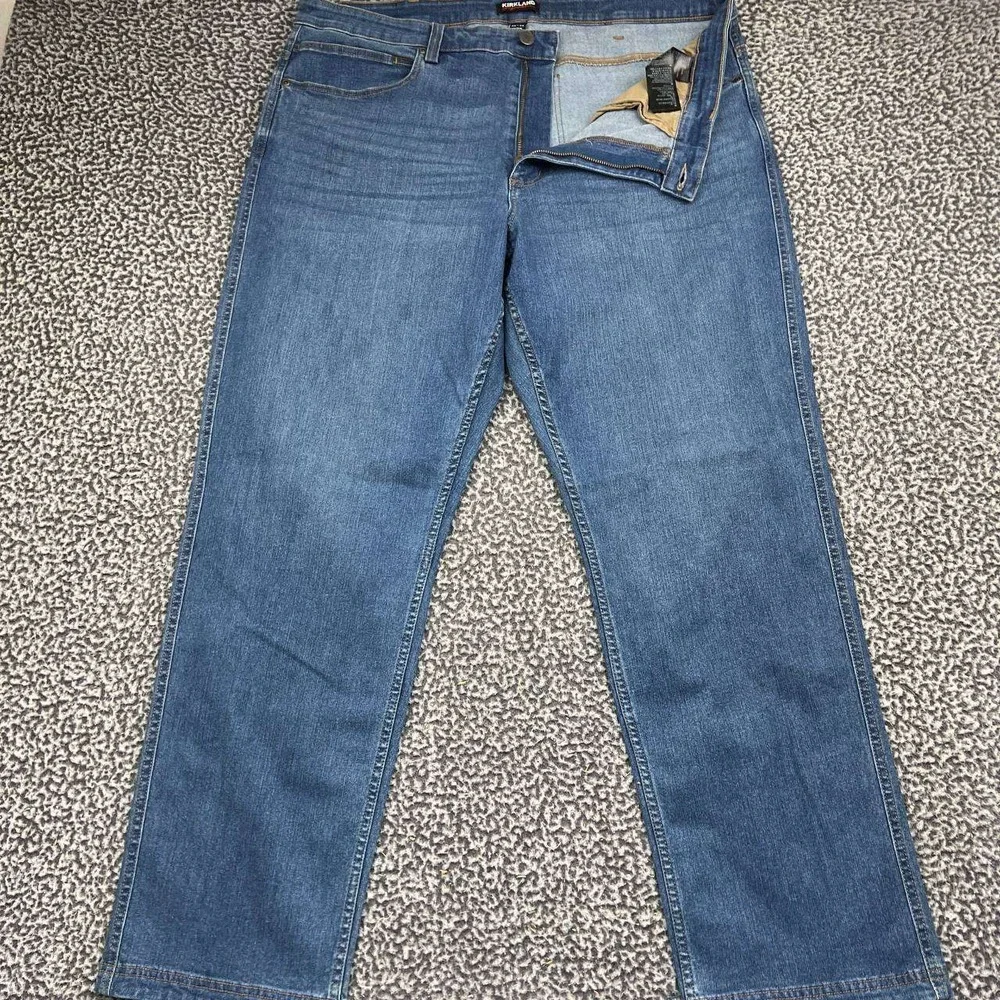 Kirkland Signature Jeans Men 42x32 Blue Straight Leg Stretch Denim Medium Wash